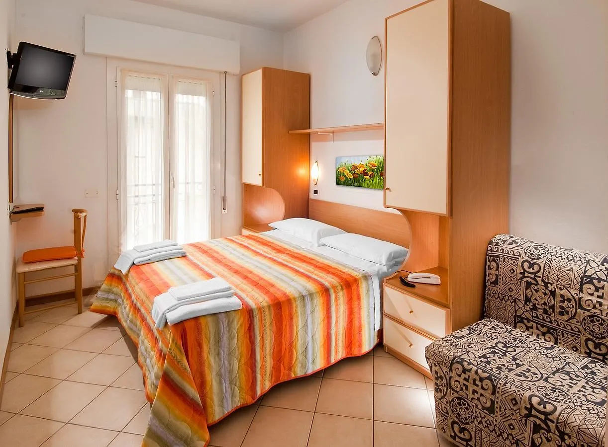 Hotel Adler Riccione 2*,  Italia